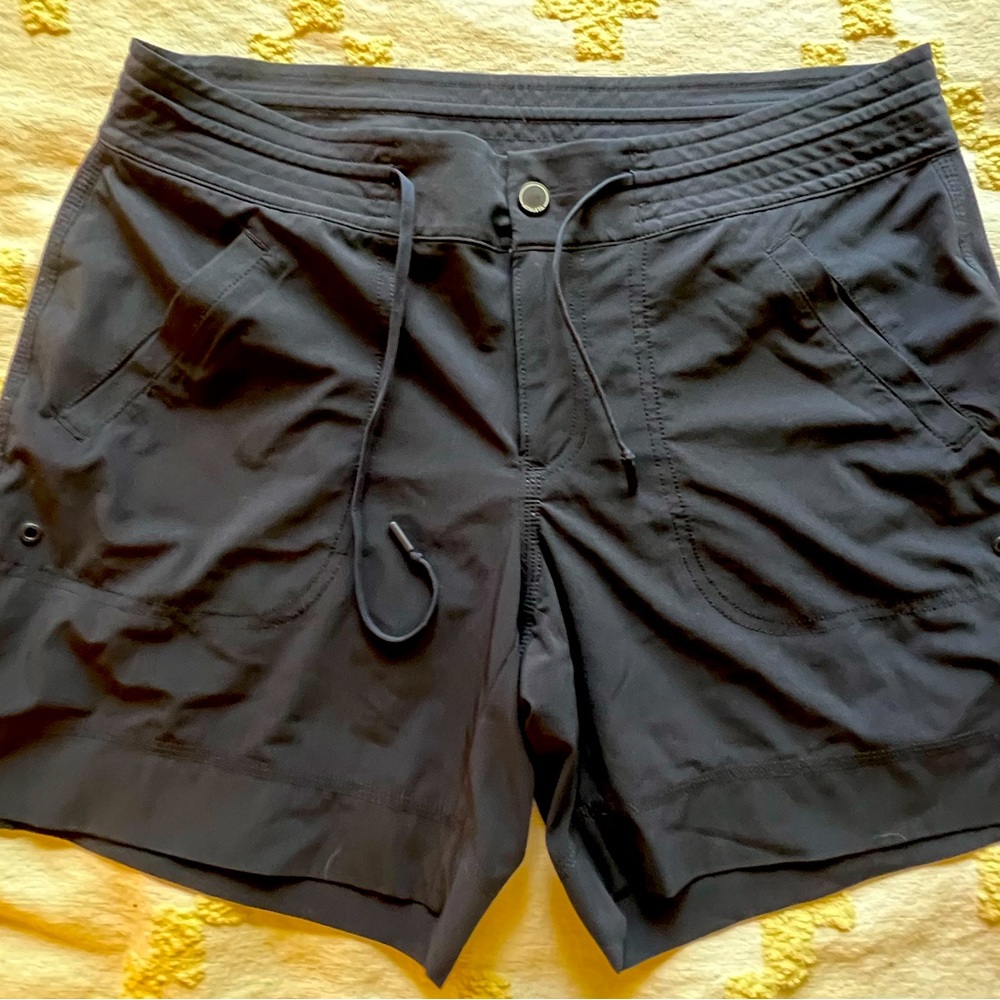 Athleta Navy Women’s Shorts. Size 12. 7” inseam. Great Condition. Poly/Spandex
